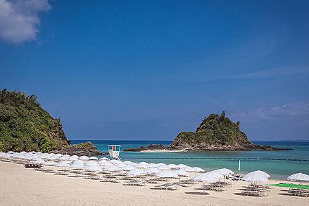 Okinawa Kariyushi LCH. Resort on The Beach 3***
